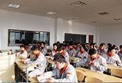 汽车维修校园环境