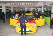 汽车维修校园环境
