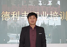 姓名：盛春光